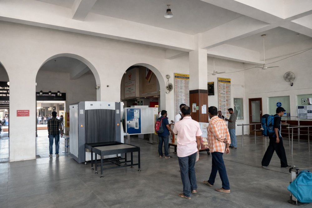Enhancing Railway Security with 100100DV X-ray Baggage Inspection System